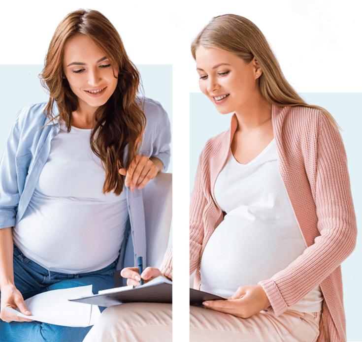 Mujeres embarazadas completando planilla